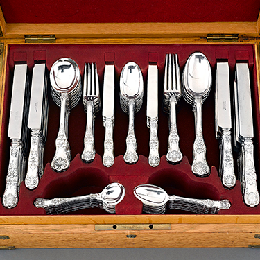 Time to Feast: Setting the Holiday Table