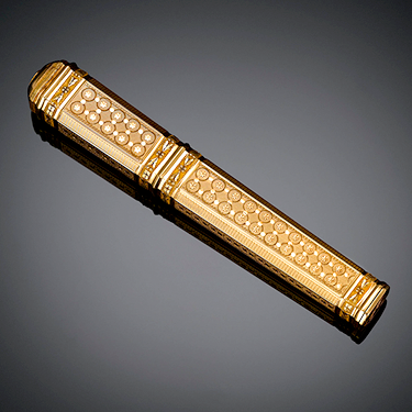 The Elegance of Étuis