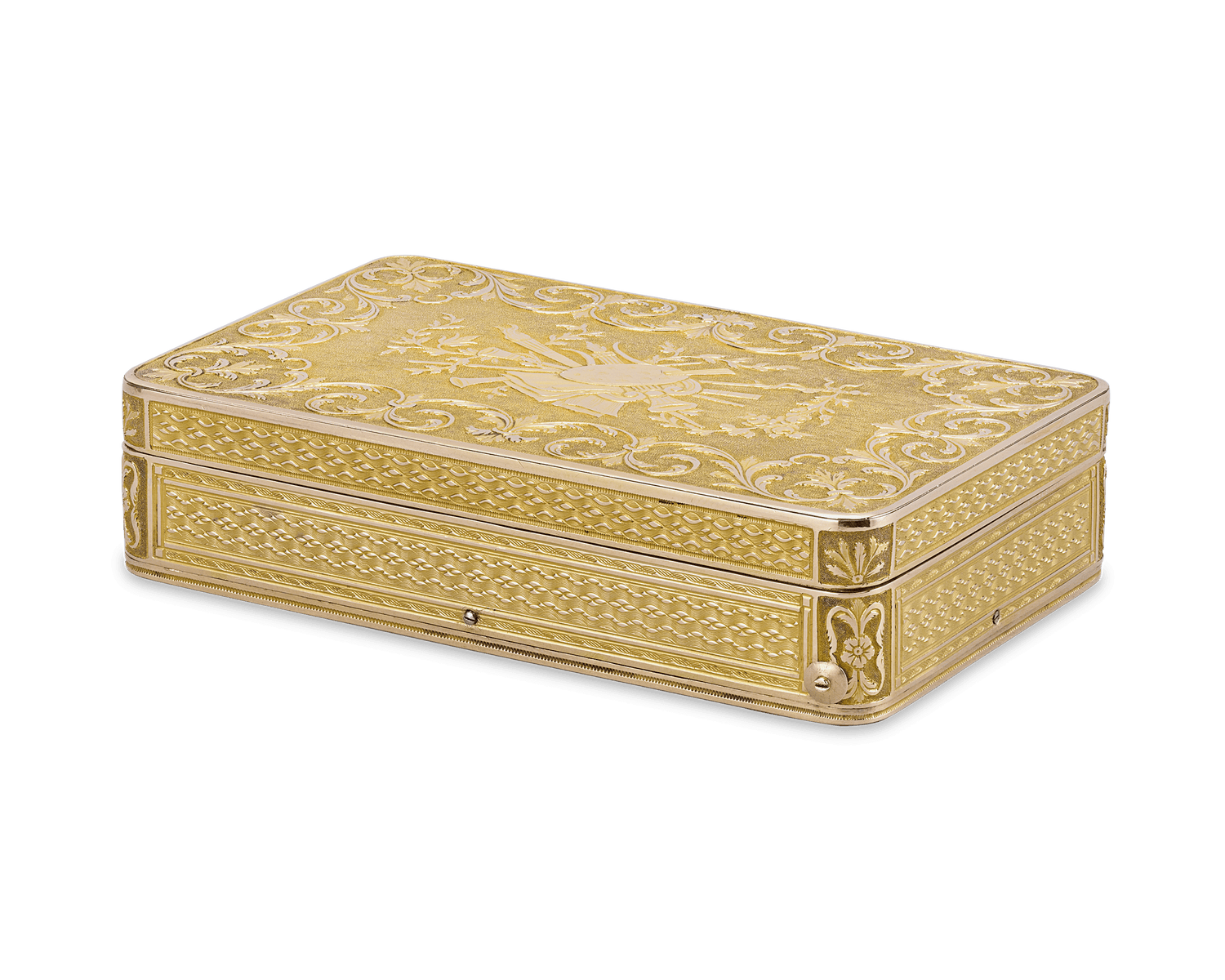 Embossed with a delightful braided gold design, the two-compartment box features an oval agate key