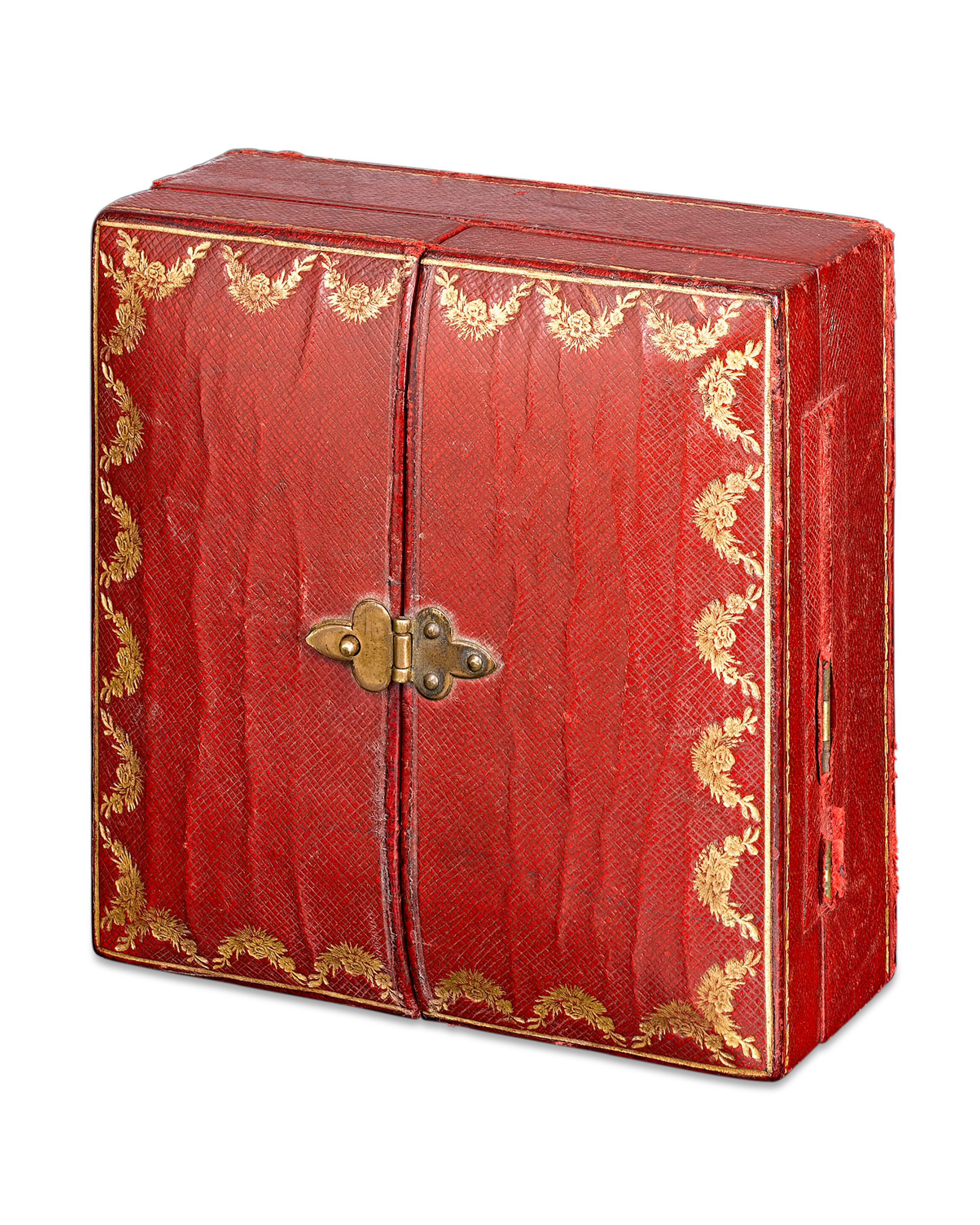 The clock comes complete with its original Cartier fitted case