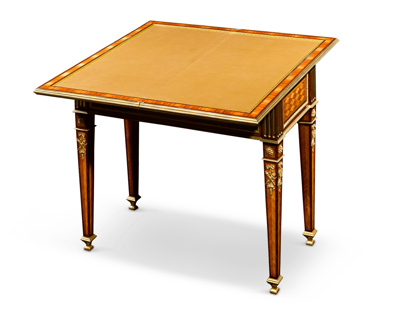 The top opens revealing a leather playing surface