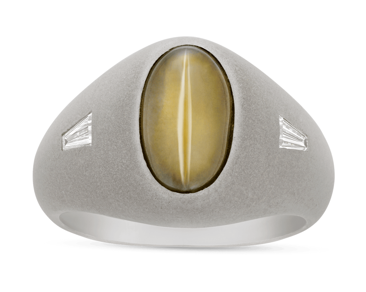 Cat’s Eye Chrysoberyl and Baguette Diamond Ring, 4.61 carats