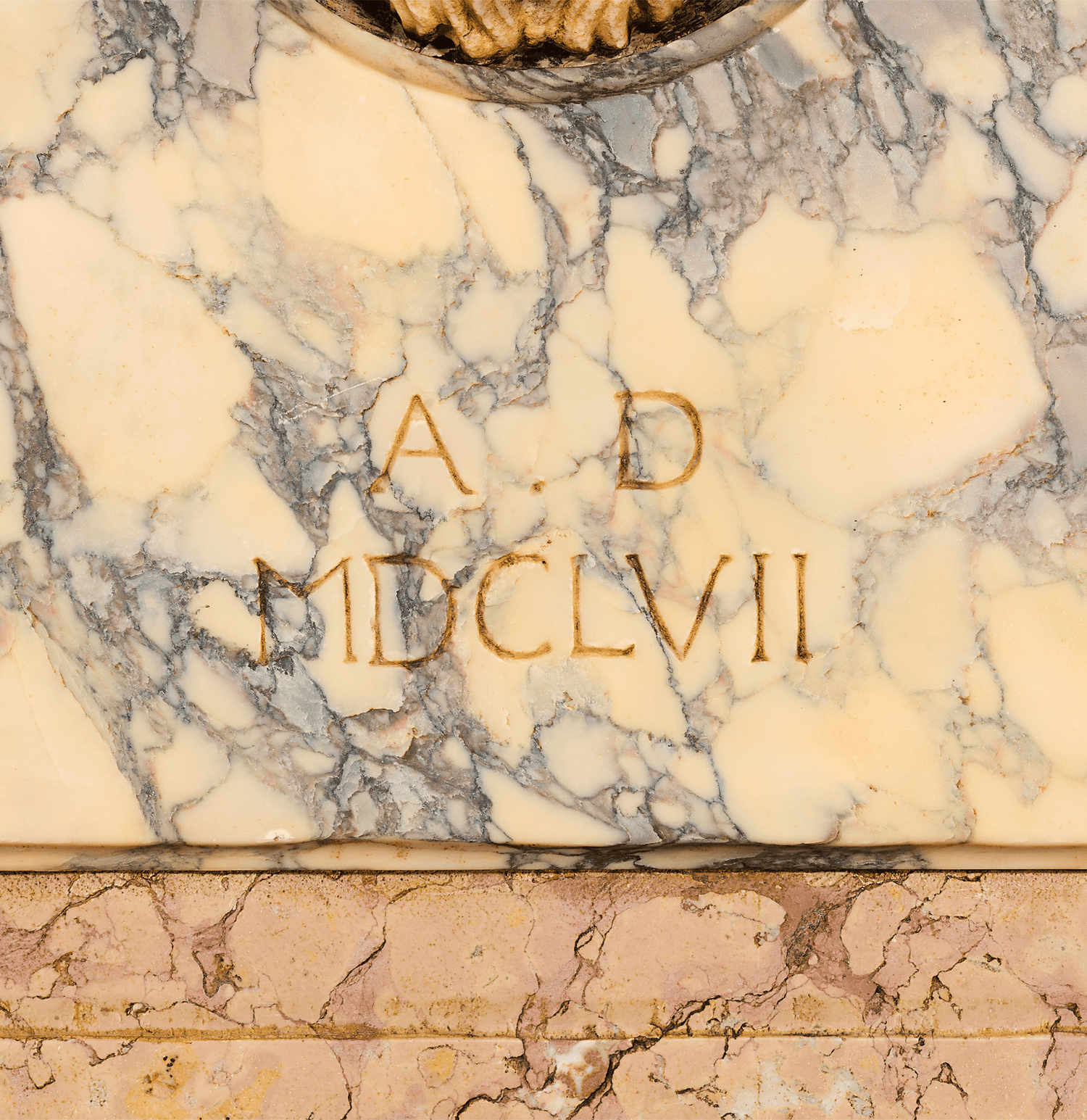 17th-Century Italian Marble Wall Fountain