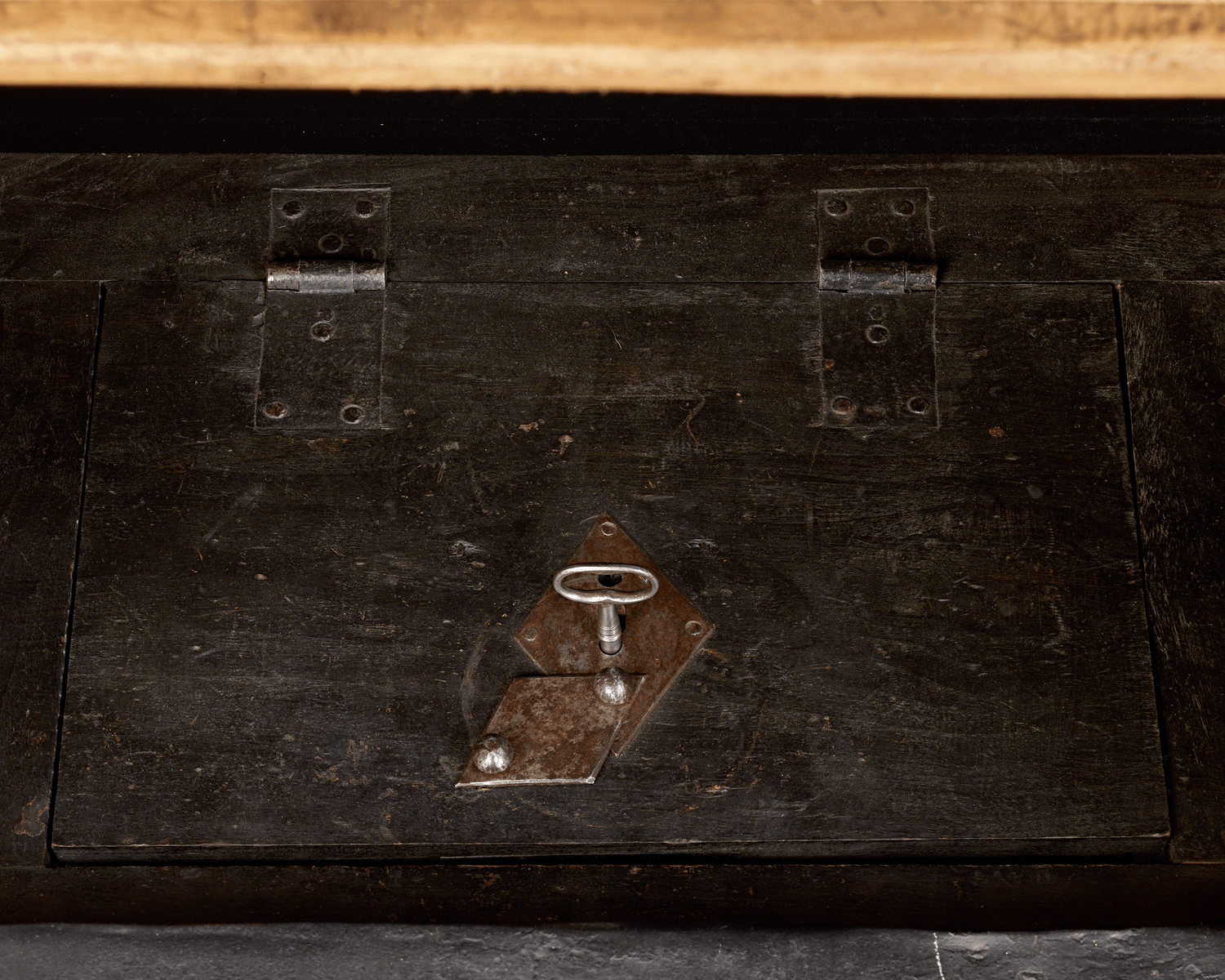 Italian Hobnail Safe