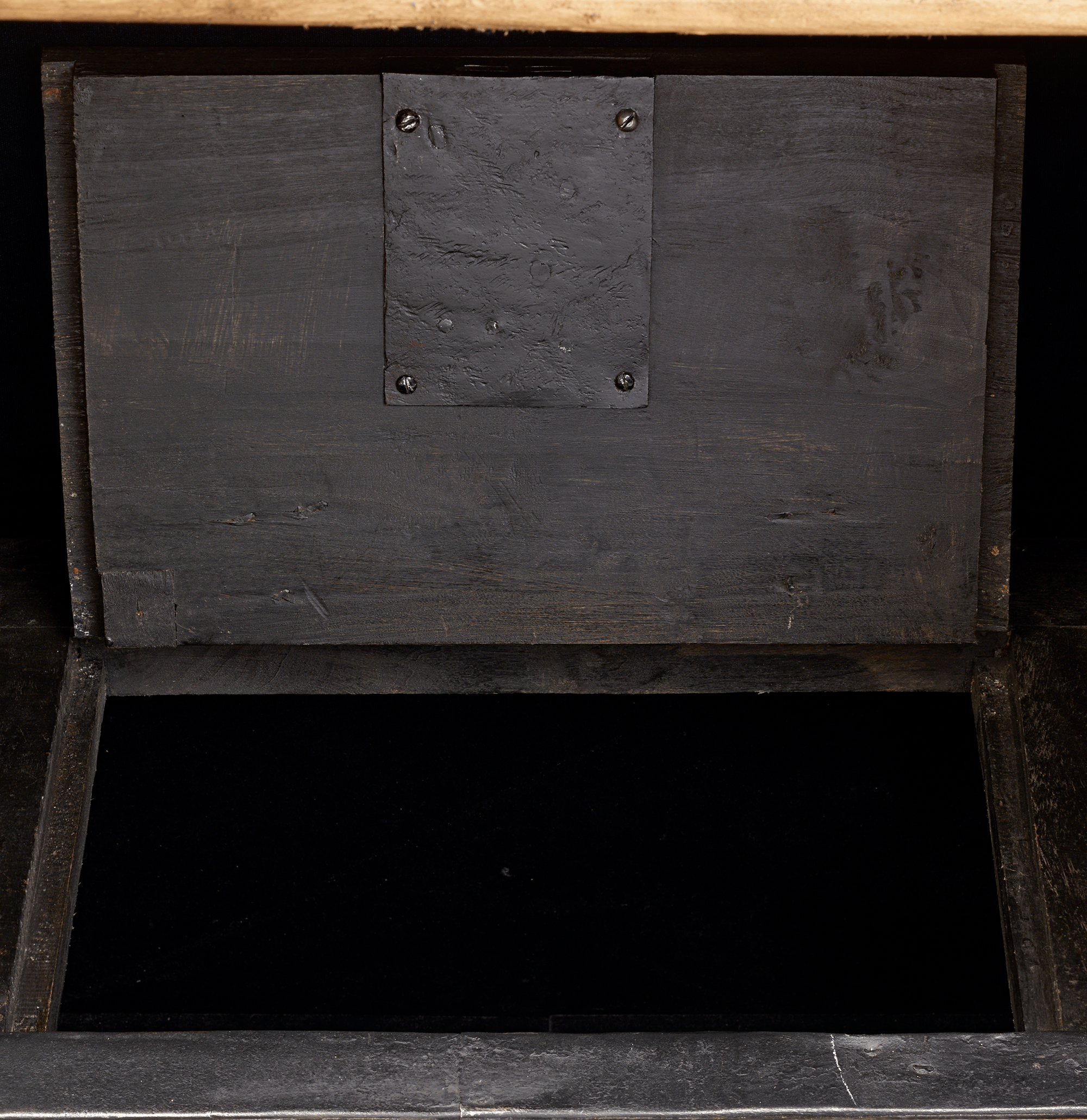 Italian Hobnail Safe