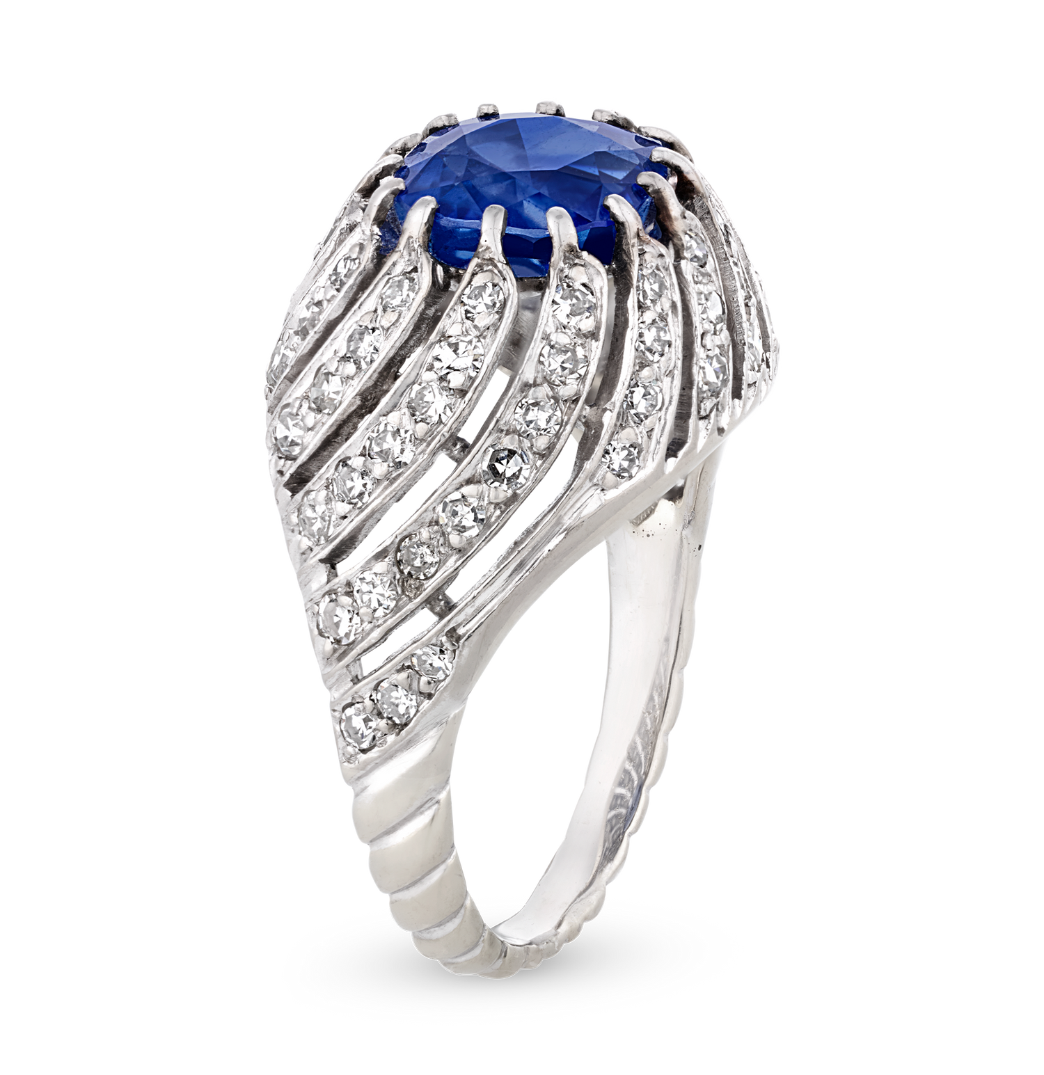 Kashmir Sapphire Bombé Ring, 3.53 Carats