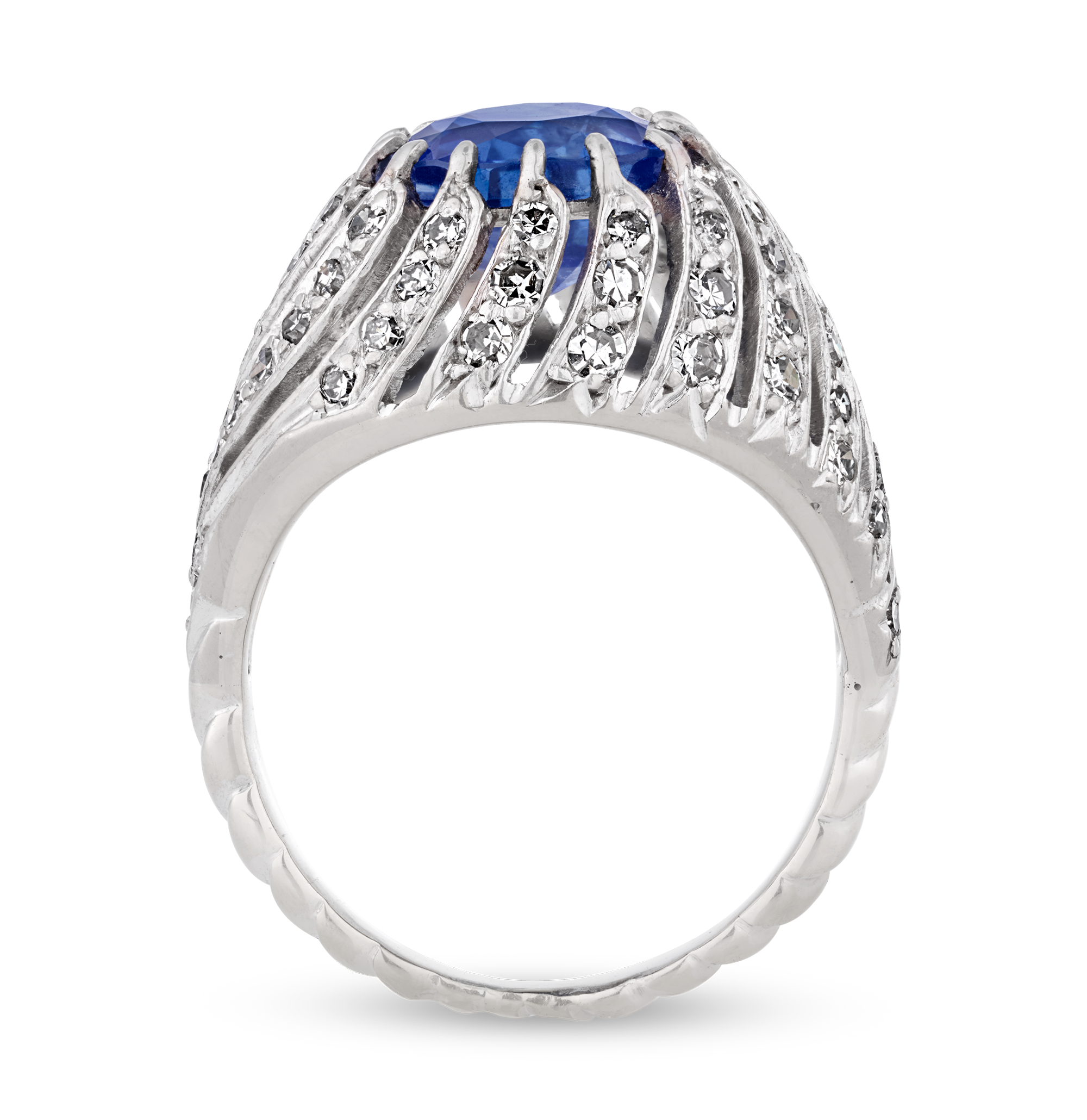 Kashmir Sapphire Bombé Ring, 3.53 Carats