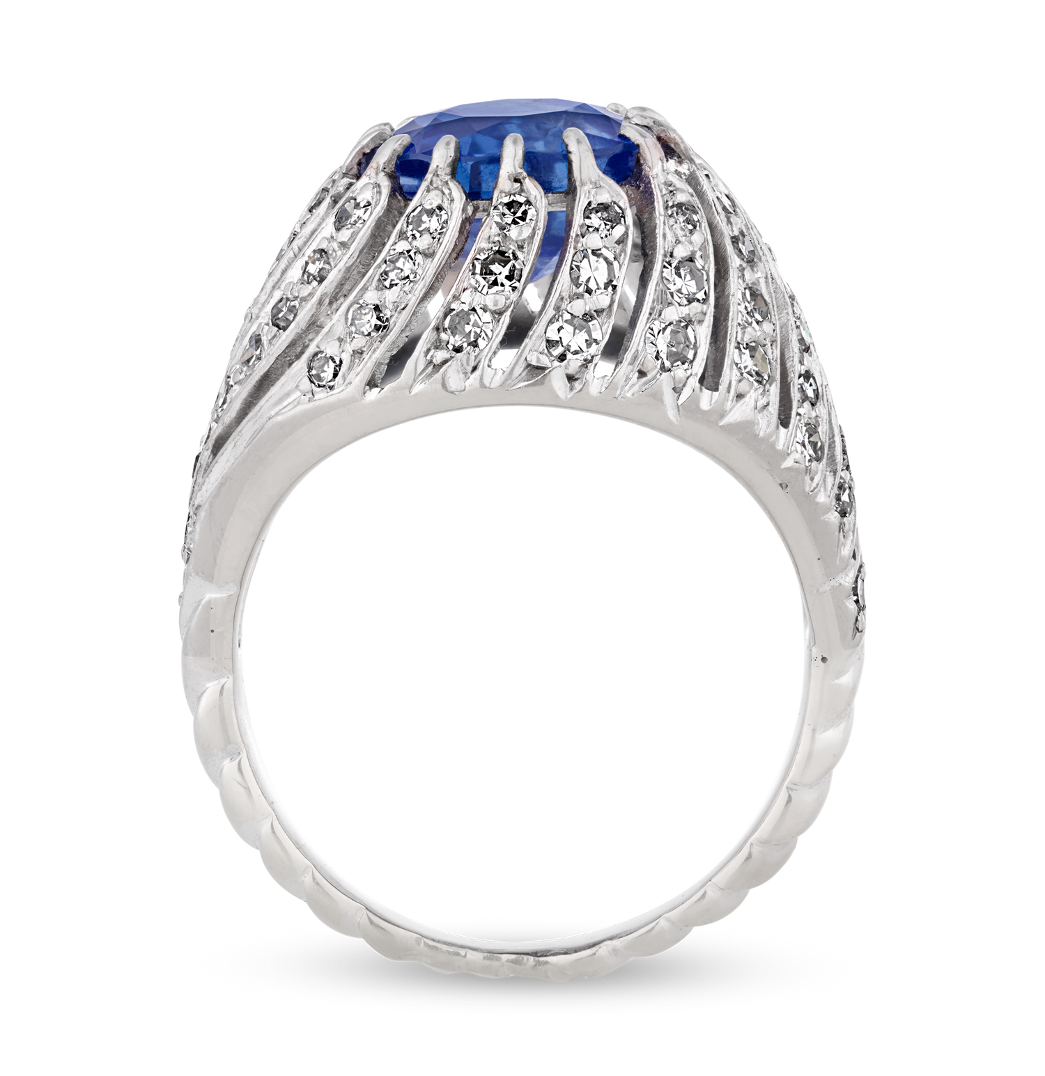 Kashmir Sapphire Bombé Ring, 3.53 Carats
