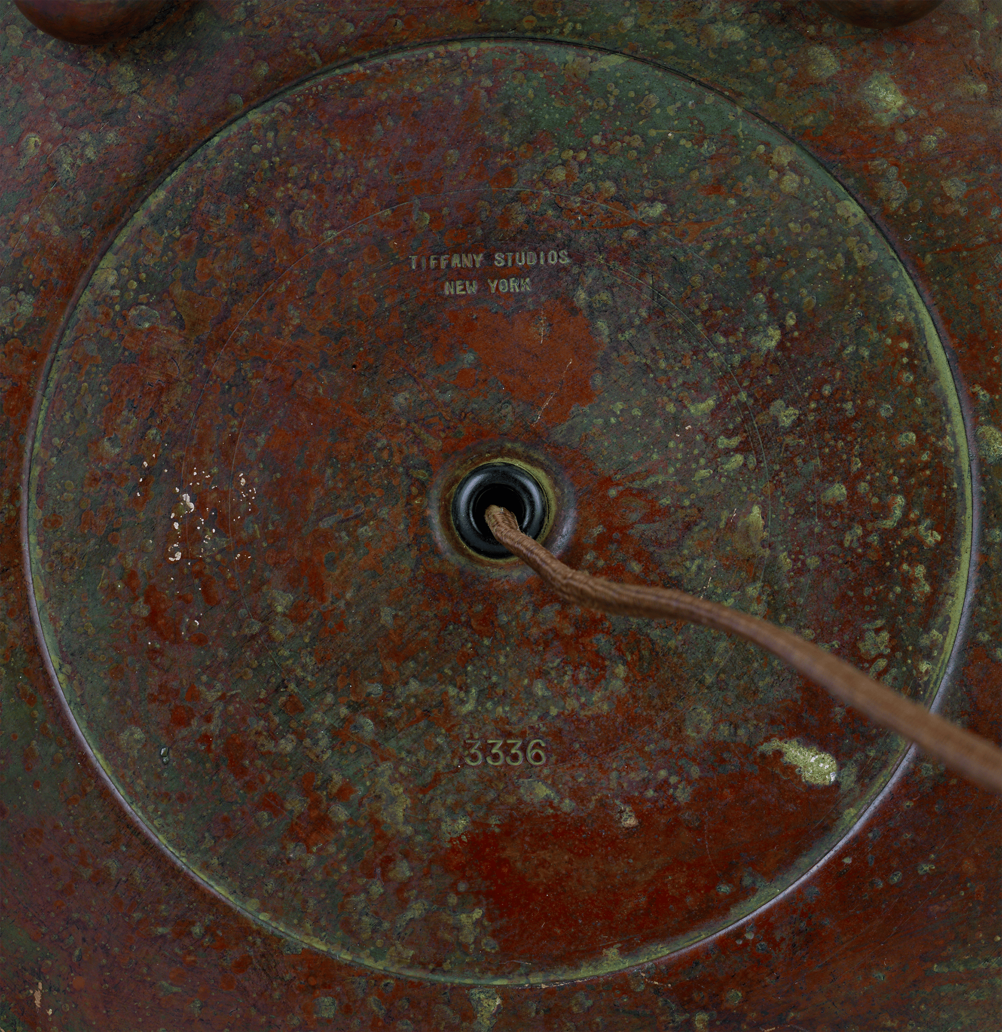 Tiffany Studios Fleur-de-Lis Lamp