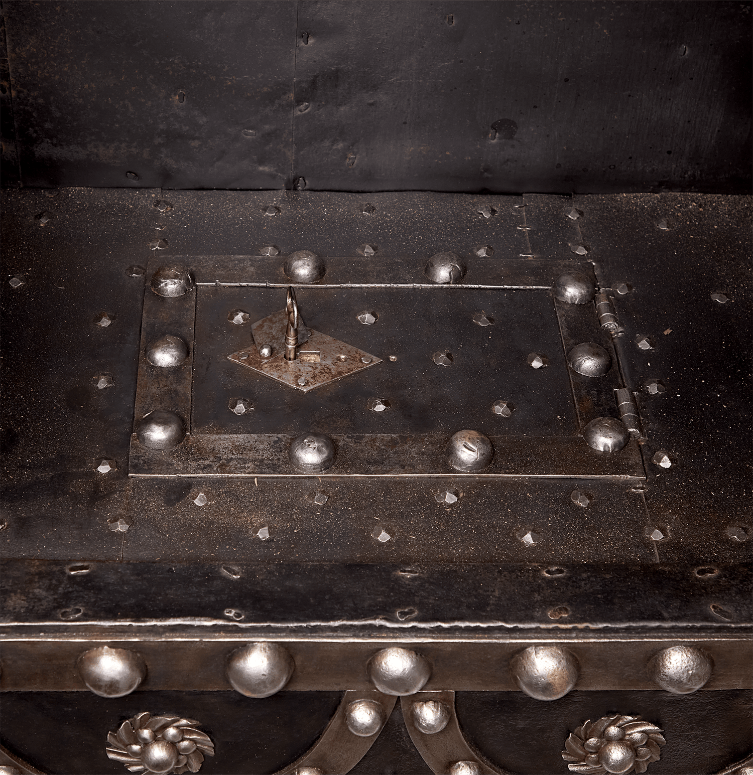 Italian Hobnail Floor Safe