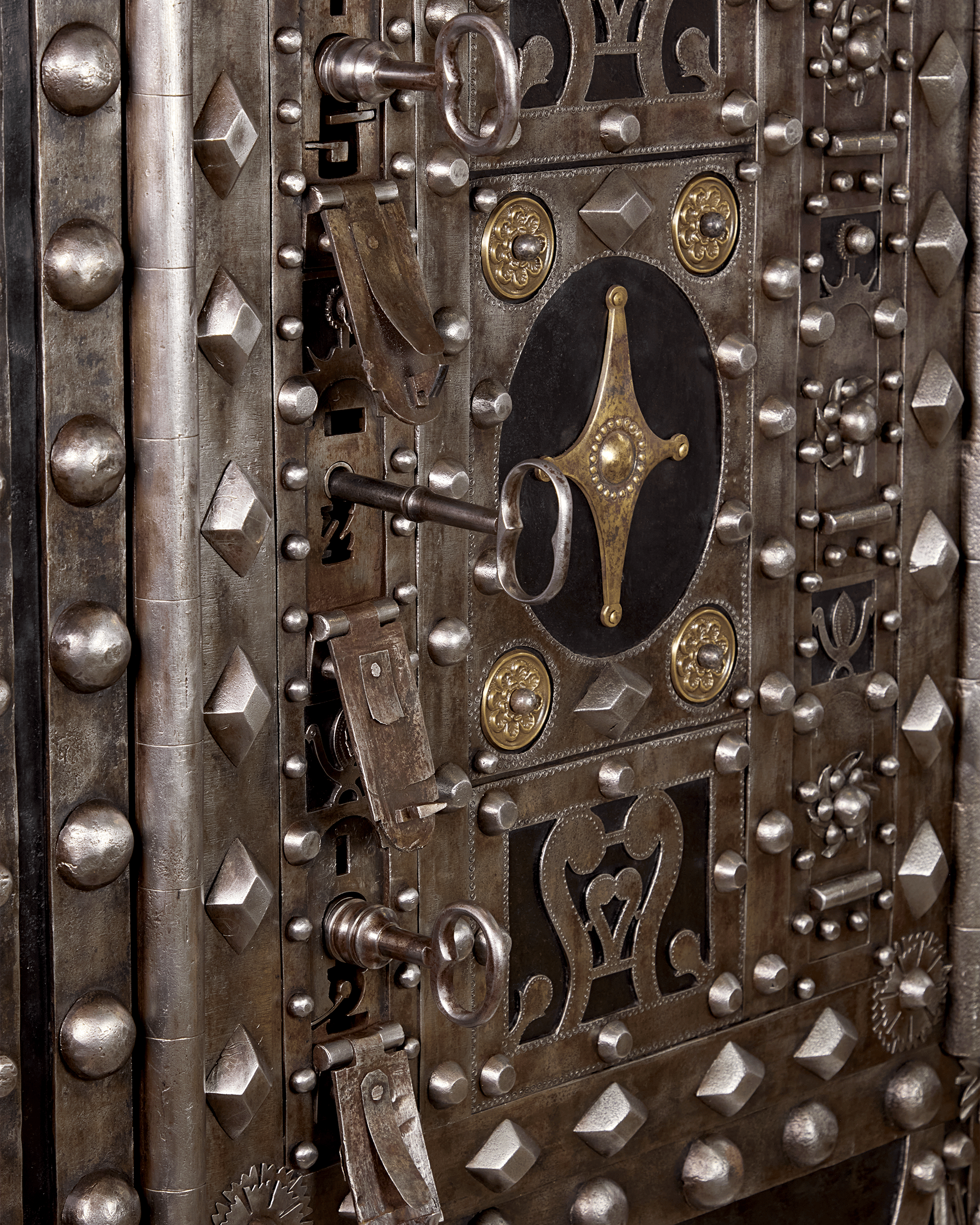 Italian Hobnail Floor Safe