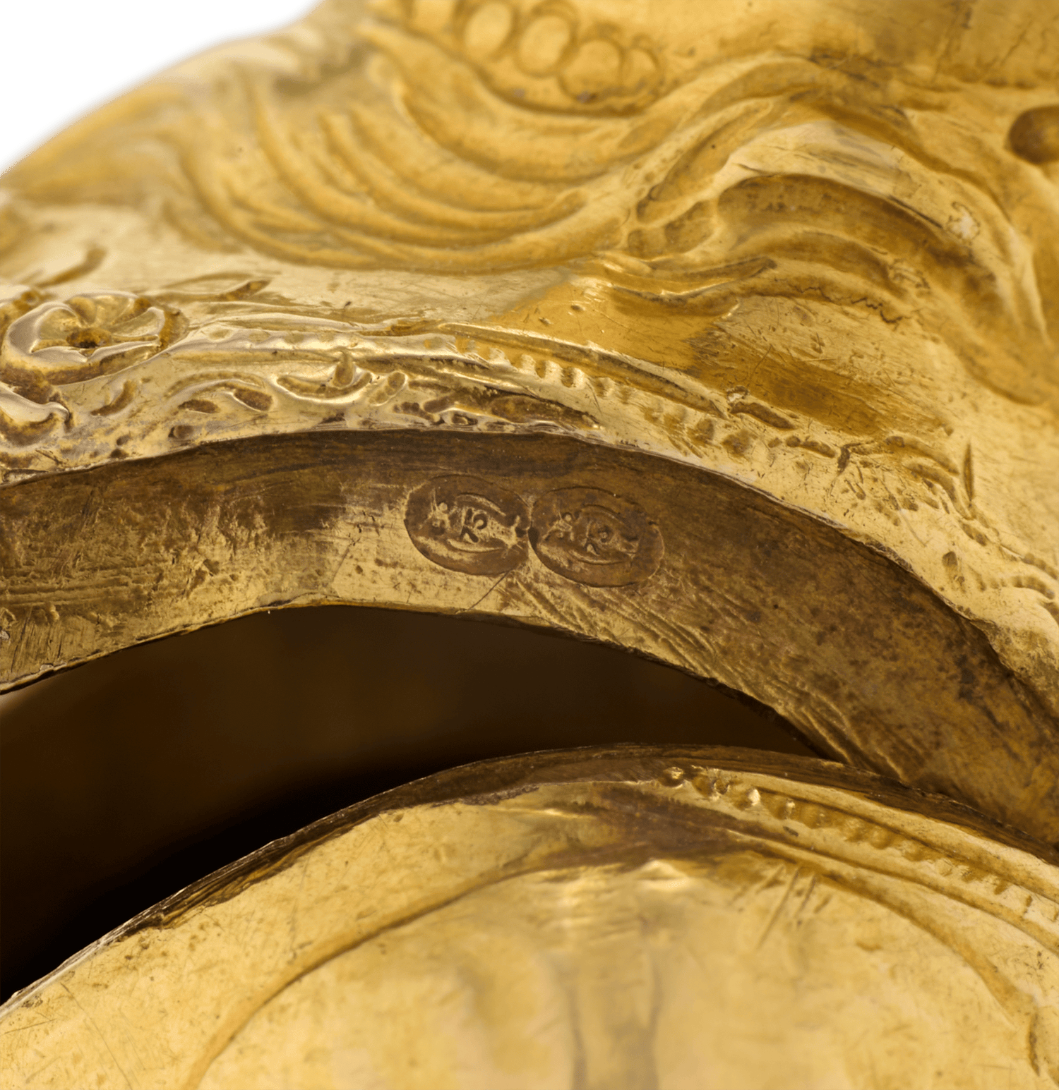 Female-Form Yellow Gold Étui