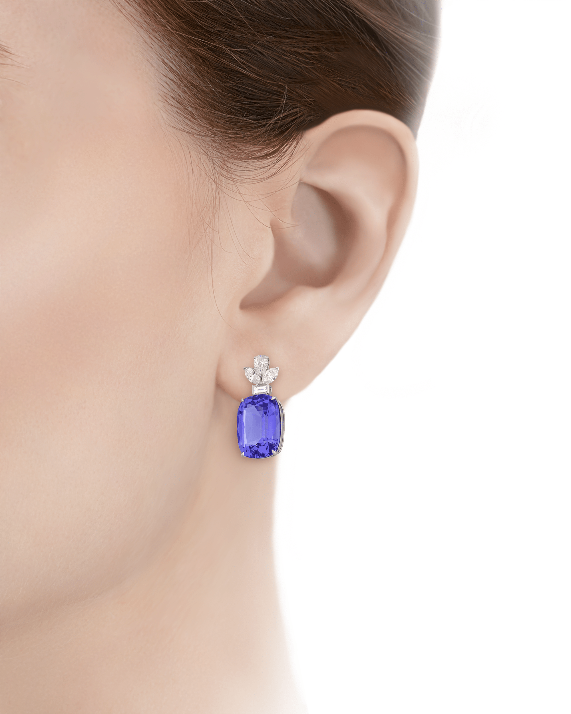 Lavender Tanzanite Earrings by Raymond Yard, 13.41 Carats